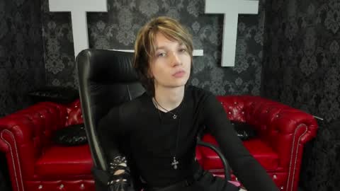 Snapshot of adonbev chatting on April 2026 05:26:02 AM adonbev online show from April 2026 05:26:02 AM