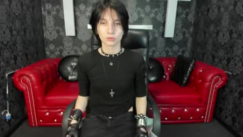 Snapshot of adonbev chatting on April 2026 05:14:01 AM adonbev online show from April 2026 05:14:01 AM