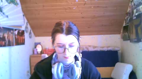 adorable_sparkle online show from February 2025 12:55:01 PM