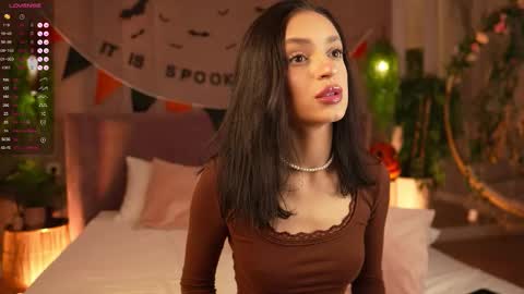 adoracortes online show from October 2025 05:09:02 AM