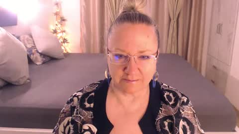 Cryna online show from March 2025 04:36:02 AM