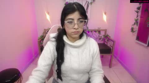 Snapshot of adri_gomez_1 chatting on July 2026 01:17:01 PM Adri online show from July 2026 01:17:01 PM