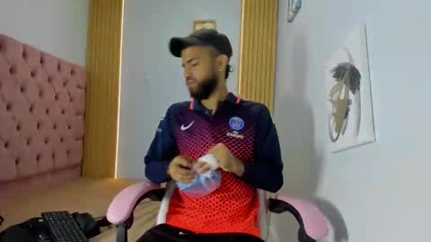 adri_sexboy229 online show from September 2025 12:39:01 PM