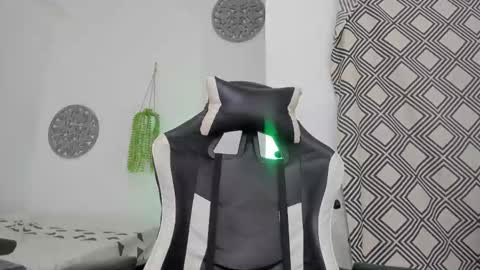 adri_sexboy229 online show from October 2025 05:41:01 AM