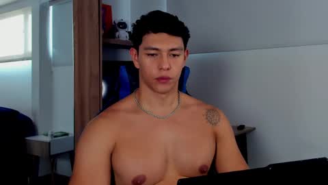 Adrian del Mar online show from May 2026 09:43:01 PM