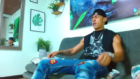 Snapshot of adrian_rae chatting on January 2025 11:43:02 AM online show from January 2025 11:43:02 AM