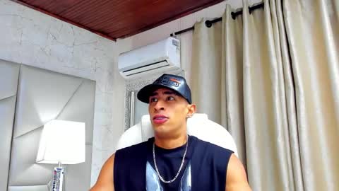 Snapshot of adrian_rae chatting on January 2025 11:35:01 AM online show from January 2025 11:35:01 AM