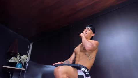 Snapshot of adrian_rae chatting on January 2025 09:36:01 PM online show from January 2025 09:36:01 PM