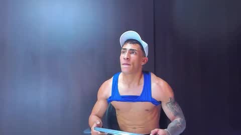 Snapshot of adrian_rae chatting on September 2025 06:41:02 PM online show from September 2025 06:41:02 PM