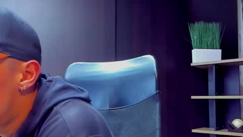 Snapshot of adrian_rae chatting on September 2025 12:26:02 AM online show from September 2025 12:26:02 AM