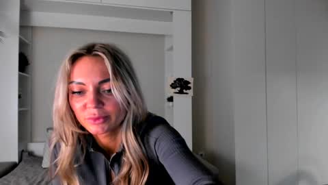Adriana online show from January 2025 12:17:01 PM
