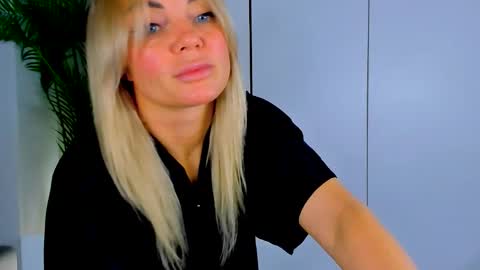 Snapshot of adriana_coy_ chatting on March 2026 03:06:01 PM Adriana online show from March 2026 03:06:01 PM