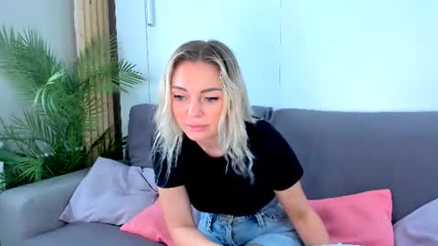Snapshot of adriana_coy_ chatting on July 2026 04:38:01 PM Adriana online show from July 2026 04:38:01 PM