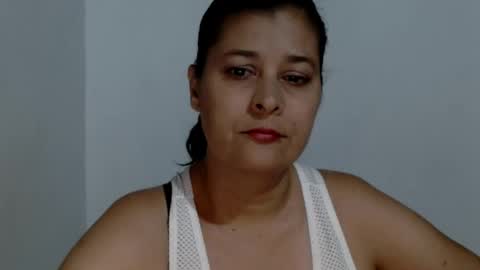 Snapshot of adriana_milf chatting on September 2025 04:03:01 AM Adriana milf online show from September 2025 04:03:01 AM