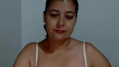 Snapshot of adriana_milf chatting on September 2025 06:14:01 AM Adriana milf online show from September 2025 06:14:01 AM