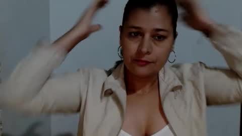 Snapshot of adriana_milf chatting on September 2025 04:58:02 AM Adriana milf online show from September 2025 04:58:02 AM