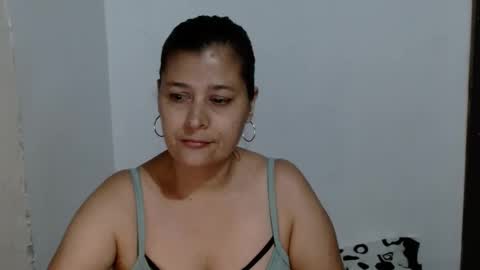 Snapshot of adriana_milf chatting on September 2025 05:56:01 AM Adriana milf online show from September 2025 05:56:01 AM