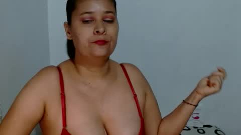 Snapshot of adriana_milf chatting on October 2025 05:08:02 AM Adriana milf online show from October 2025 05:08:02 AM