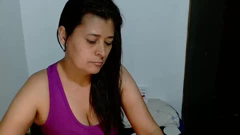 Snapshot of adriana_milf chatting on April 2026 03:18:01 AM Adriana milf online show from April 2026 03:18:01 AM