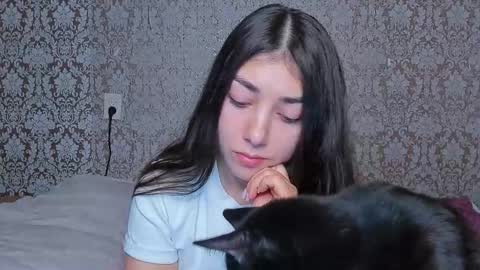 Snapshot of adrianakuiper chatting on March 2026 06:36:01 PM Adriana online show from March 2026 06:36:01 PM