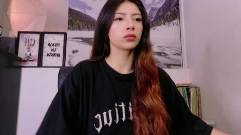 Snapshot of adrianna5_ chatting on June 2026 09:46:01 AM Adriana online show from June 2026 09:46:01 AM