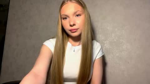 Caroline online show from April 2026 03:28:01 PM