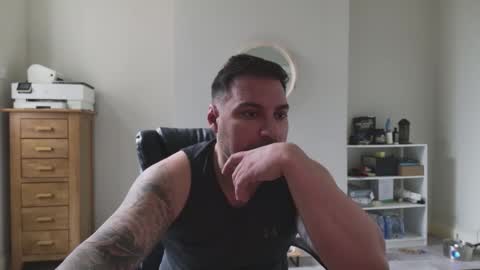 AdrianoMuscle online show from September 2025 10:28:02 AM