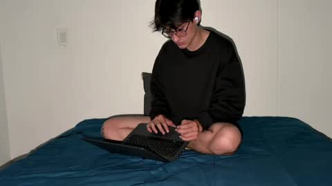 Snapshot of adrianrossetti chatting on April 2026 07:22:01 AM adrianrossetti online show from April 2026 07:22:01 AM