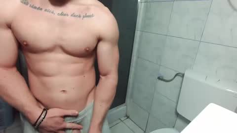 Snapshot of advp69 chatting on February 2025 04:25:01 PM Mrrfitt online show from February 2025 04:25:01 PM