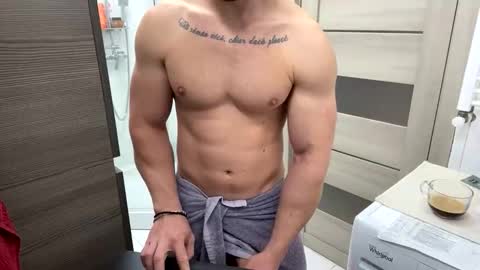 Snapshot of advp69 chatting on April 2026 05:19:01 AM Mrrfitt online show from April 2026 05:19:01 AM