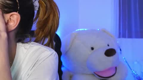 Aelia online show from March 2026 06:10:01 PM