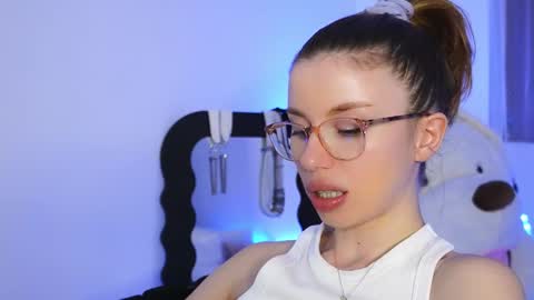 Snapshot of aelia_anara chatting on March 2026 07:07:01 PM Aelia online show from March 2026 07:07:01 PM