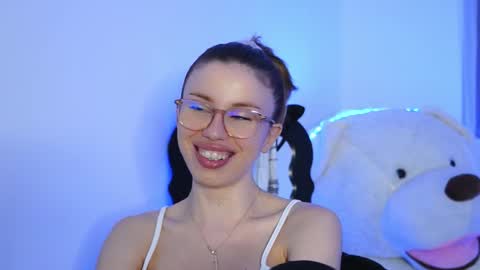 Snapshot of aelia_anara chatting on March 2026 06:24:02 PM Aelia online show from March 2026 06:24:02 PM