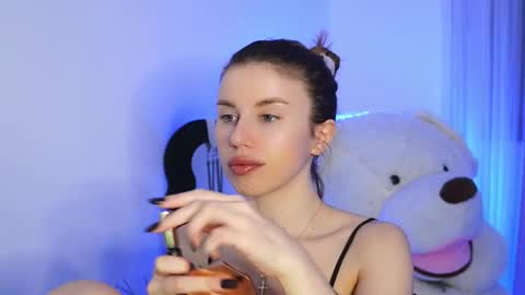 Snapshot of aelia_anara chatting on March 2026 06:23:02 PM Aelia online show from March 2026 06:23:02 PM