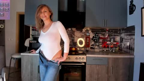 Snapshot of afanasia chatting on April 2026 10:19:02 AM OneAfa online show from April 2026 10:19:02 AM