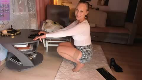 Snapshot of afanasia chatting on April 2026 09:40:02 PM OneAfa online show from April 2026 09:40:02 PM