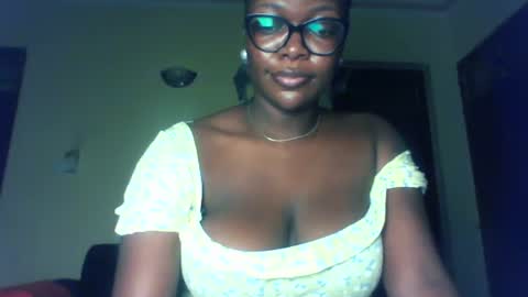 Snapshot of afrilola chatting on June 2026 04:12:01 PM afrilola online show from June 2026 04:12:01 PM