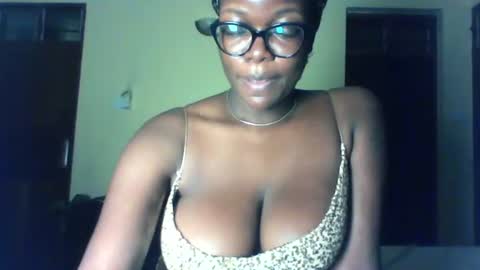 Snapshot of afrilola chatting on June 2026 08:18:01 PM afrilola online show from June 2026 08:18:01 PM