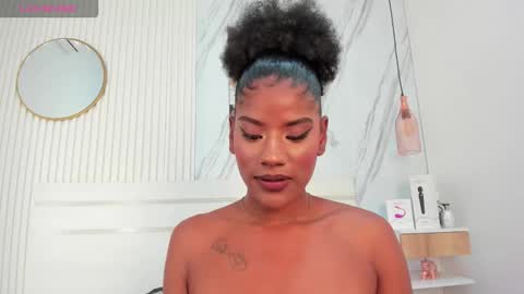 Afro Luna online show from November 2025 12:08:02 PM