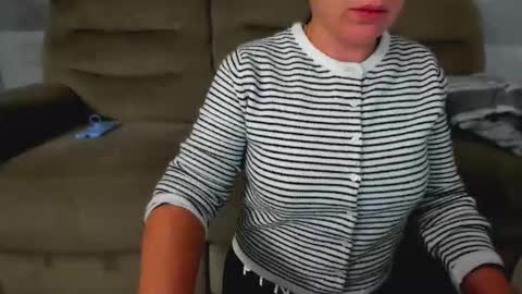 Snapshot of afrodisiacaly chatting on November 2025 06:45:02 PM afrodisiacaly online show from November 2025 06:45:02 PM