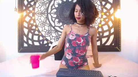 afrodita_house online show from October 2025 07:38:02 PM