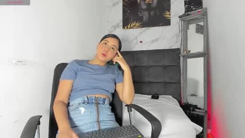 afrodita n ares online show from October 2025 07:14:01 PM