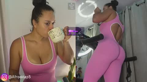 Snapshot of afrodita_p_ chatting on March 2025 09:29:02 AM Afrodita P online show from March 2025 09:29:02 AM