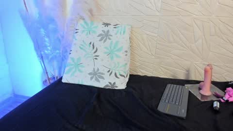 Snapshot of agata__rose chatting on January 2025 10:19:01 PM agata__rose online show from January 2025 10:19:01 PM