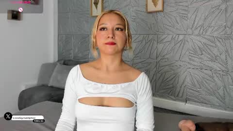 Snapshot of agatadelphine_mr chatting on July 2026 01:17:01 PM Agatadelphine online show from July 2026 01:17:01 PM