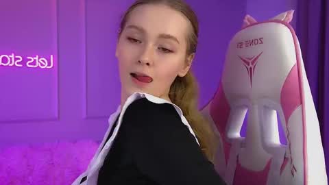 Snapshot of agatafoxley chatting on March 2026 02:04:02 AM AgataFoxley online show from March 2026 02:04:02 AM