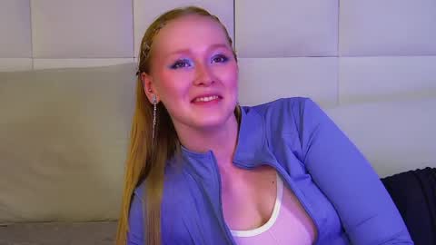 AgataFoxley online show from April 2026 06:36:02 PM