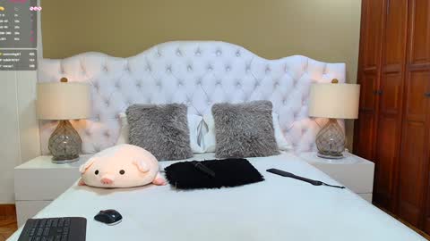 Snapshot of agatha_lenon chatting on January 2025 10:41:02 PM Agatha online show from January 2025 10:41:02 PM