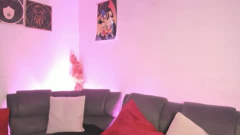 Camila     2 online show from November 2025 11:39:02 PM