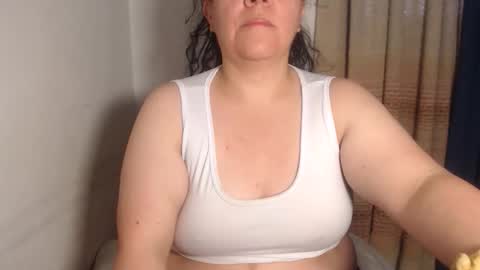 Snapshot of agathaaaa chatting on December 2025 11:07:01 AM online show from December 2025 11:07:01 AM